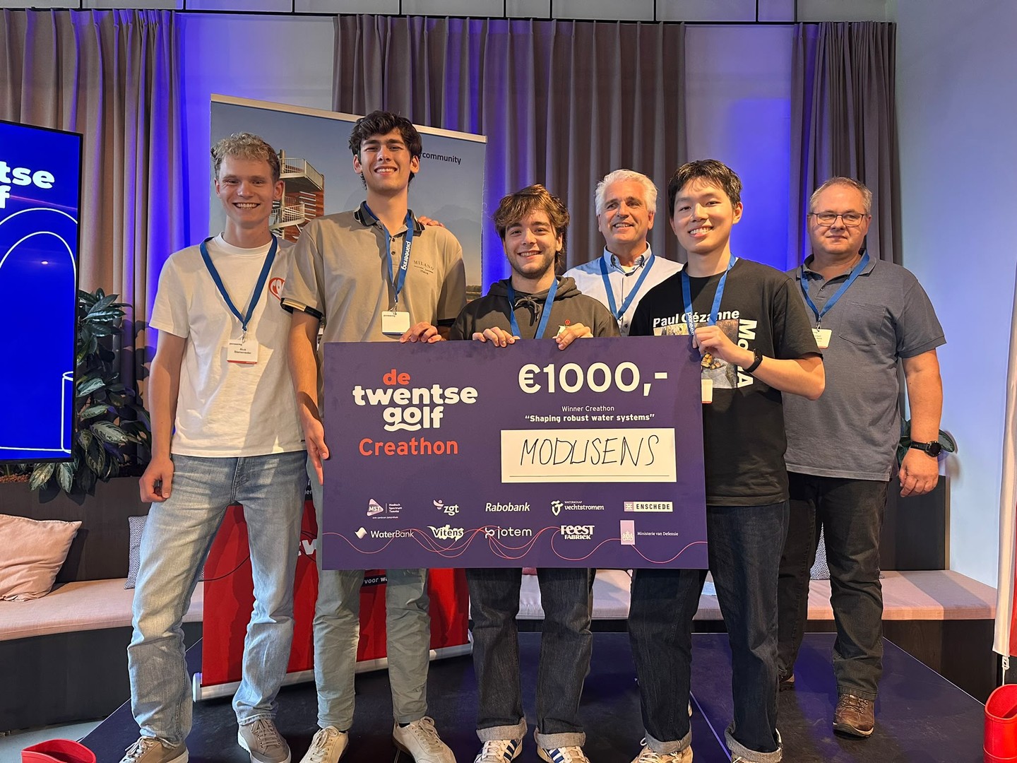24 studententeams, vijf wateropgaven en twee winnaars: terugblik op De Twentse Golf Watercreathon 2026