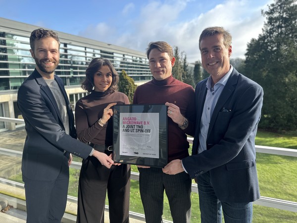 Geavanceerde hoogfrequente microgolfversterkers tegen vijandige drones