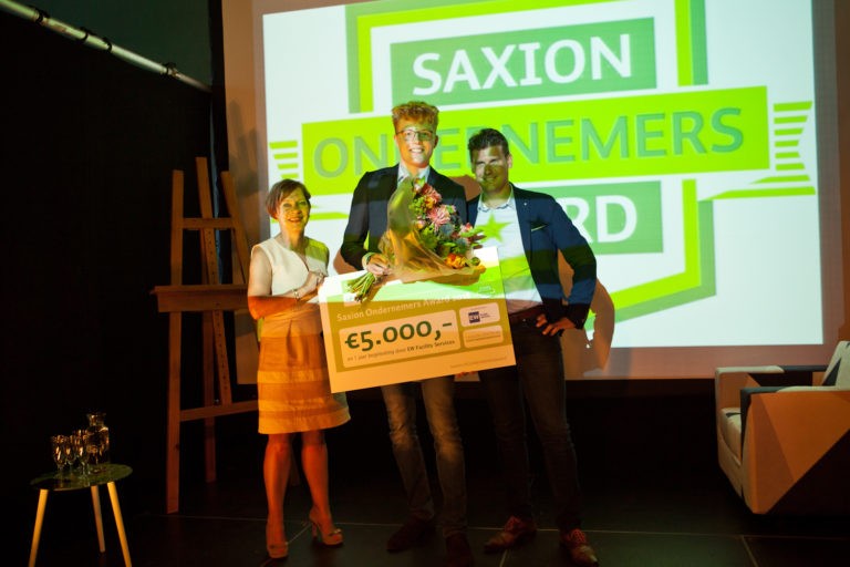 Laurens de Graaff wint met Simple CHA de Saxion Ondernemers Award 2018
